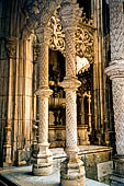 Il monastero di Batalha o convento de Santa Maria da Vitria. Chiostro di Giovanni I (chiostro reale). Lavabo.